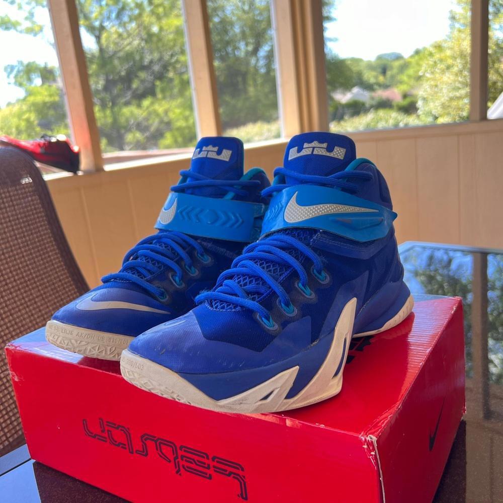 Nike Zoom Lebron Soldier 8 VIII Photo Blue Size 9